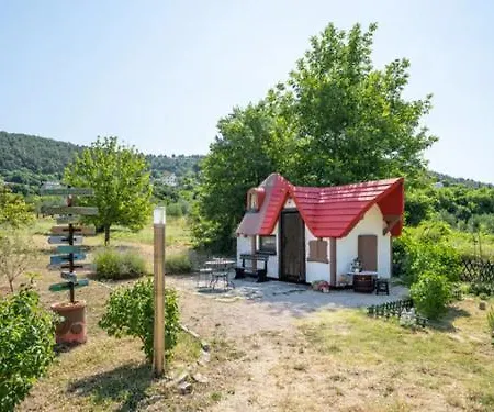 Krka Fairytale Little Castle Lüks kamp alanı Skradin